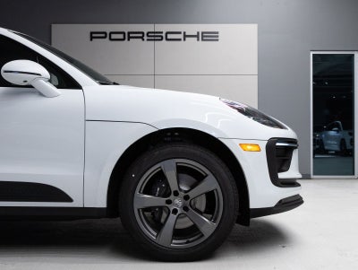 2026 Porsche Macan AWD