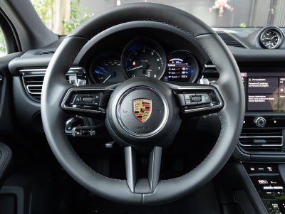 2026 Porsche Macan AWD