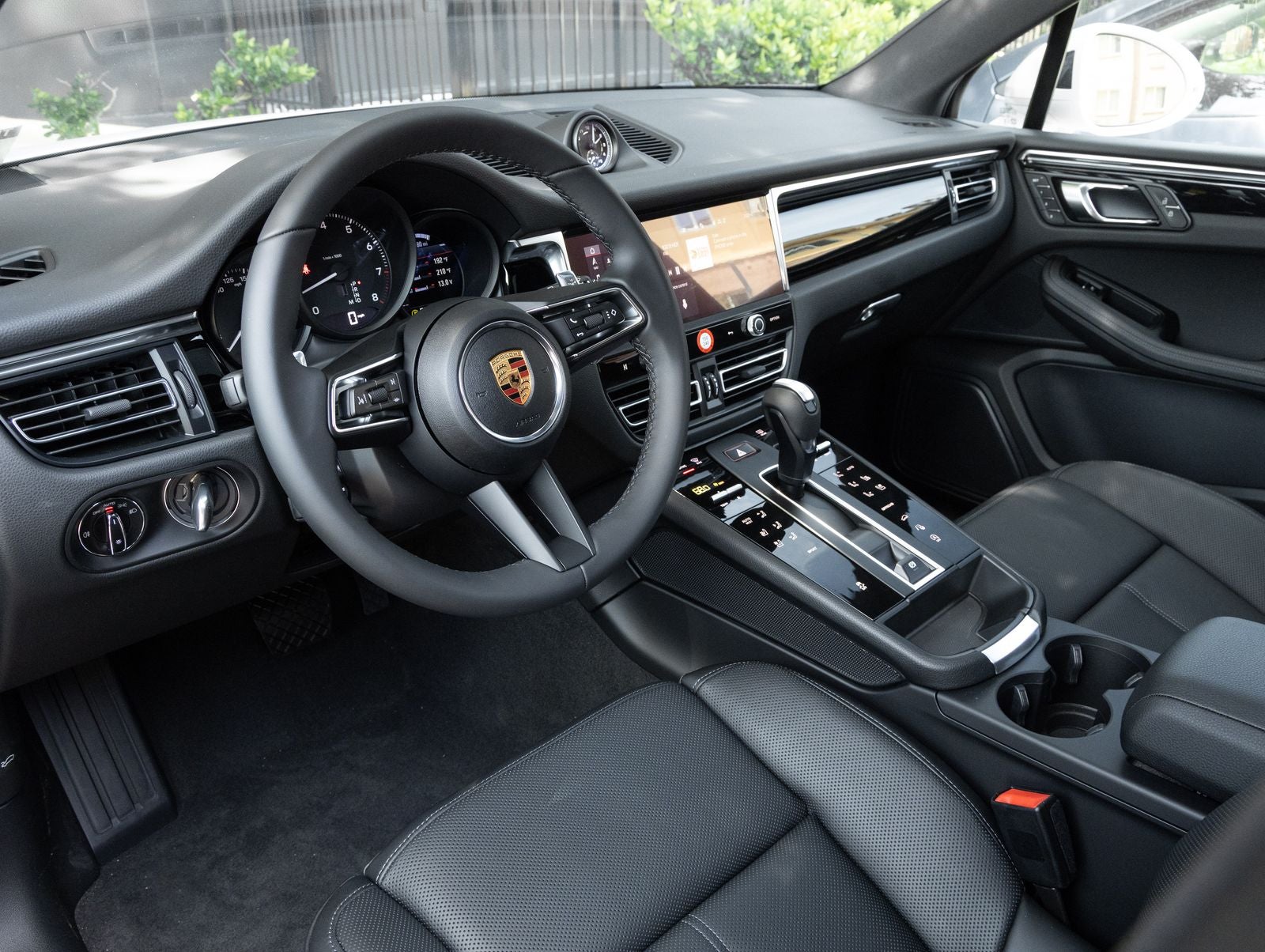 2026 Porsche Macan AWD