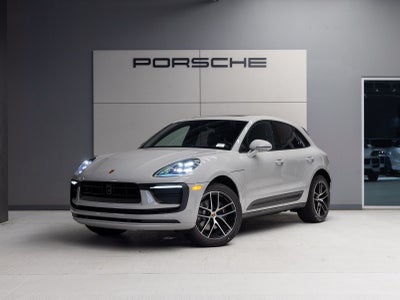2026 Porsche Macan AWD