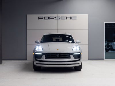 2026 Porsche Macan AWD
