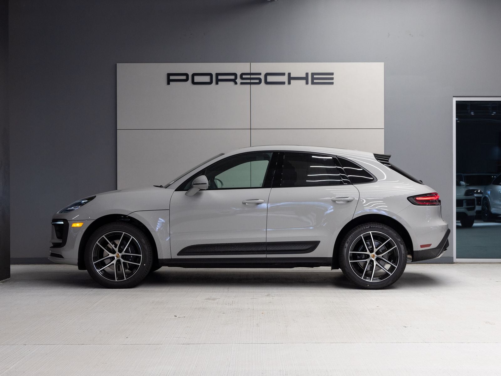 2026 Porsche Macan AWD