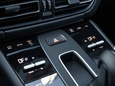 2026 Porsche Macan AWD