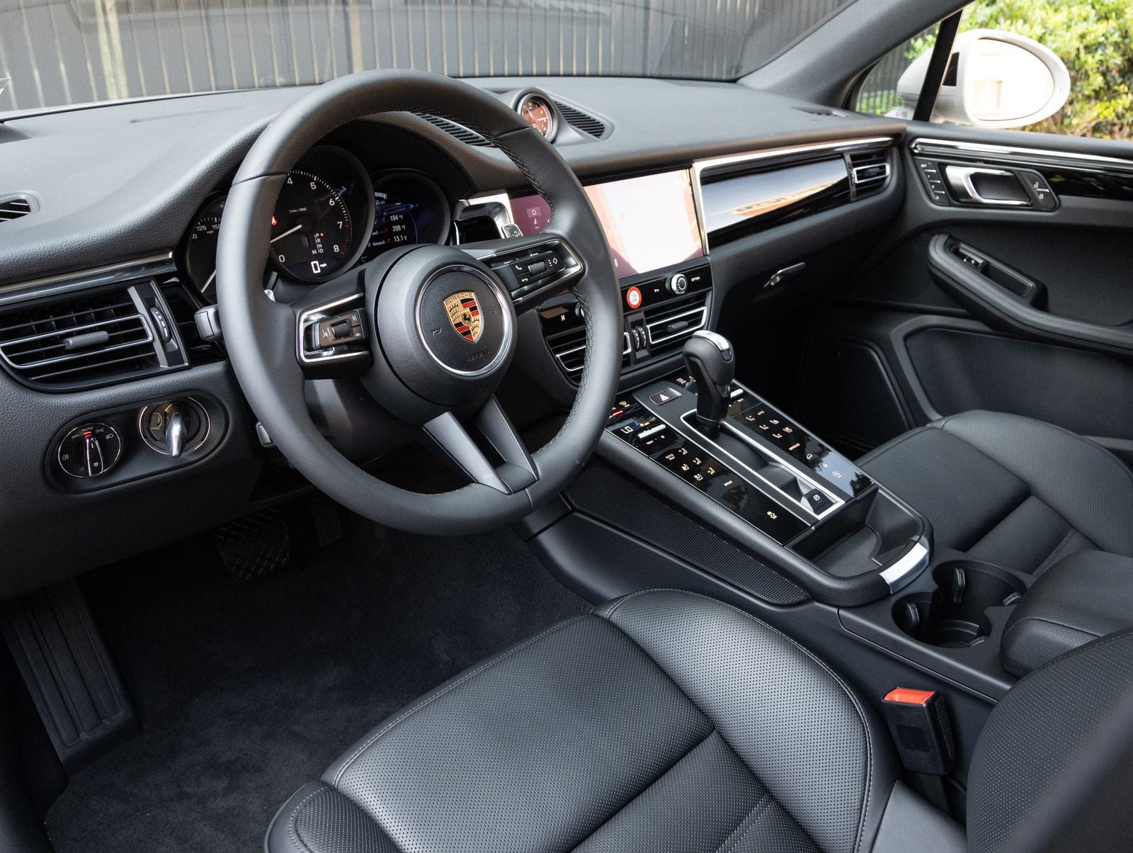 2026 Porsche Macan AWD