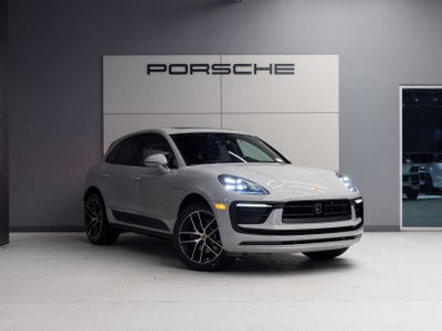 2026 Porsche Macan AWD