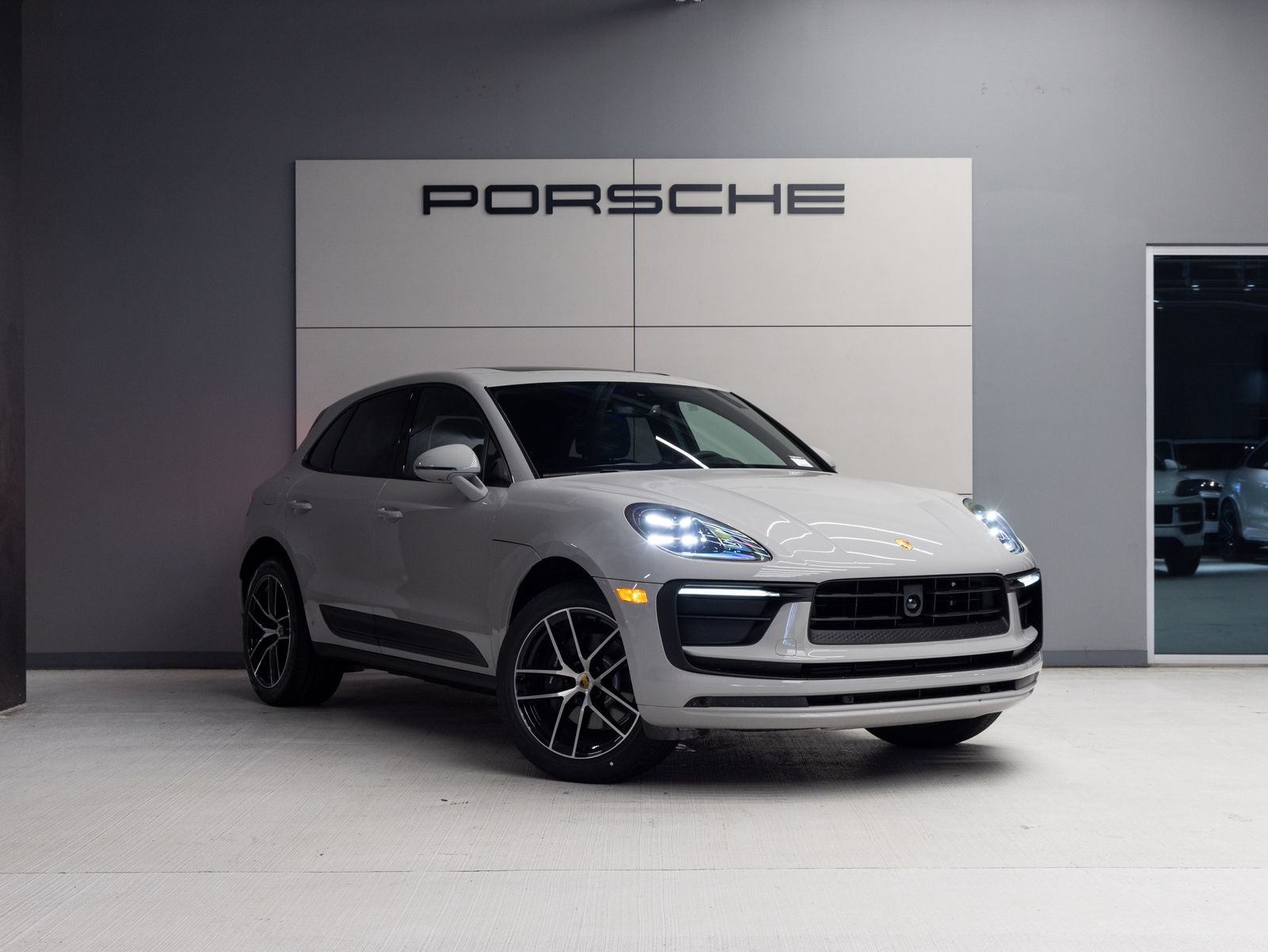 2026 Porsche Macan AWD