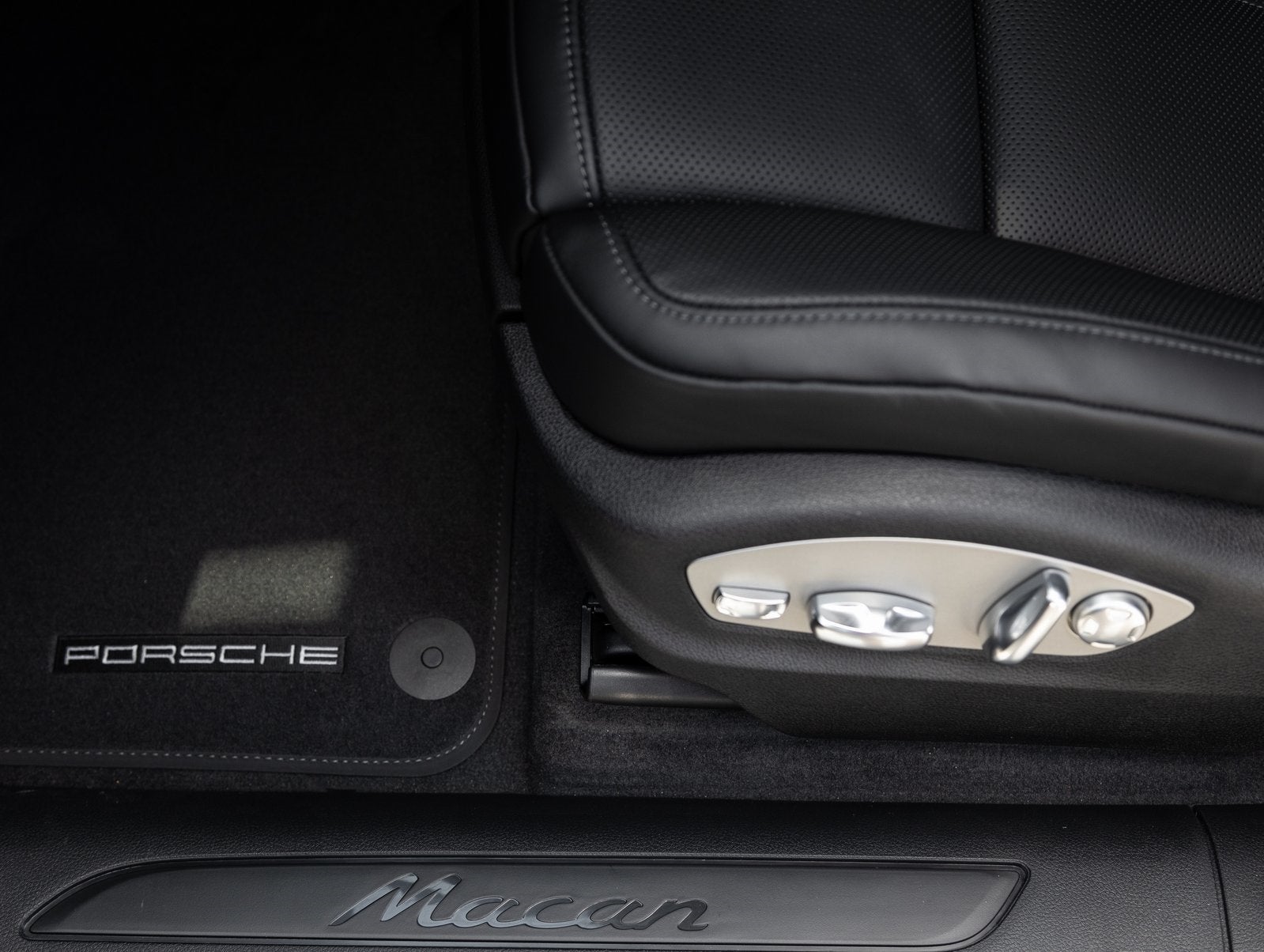 2025 Porsche Macan Macan