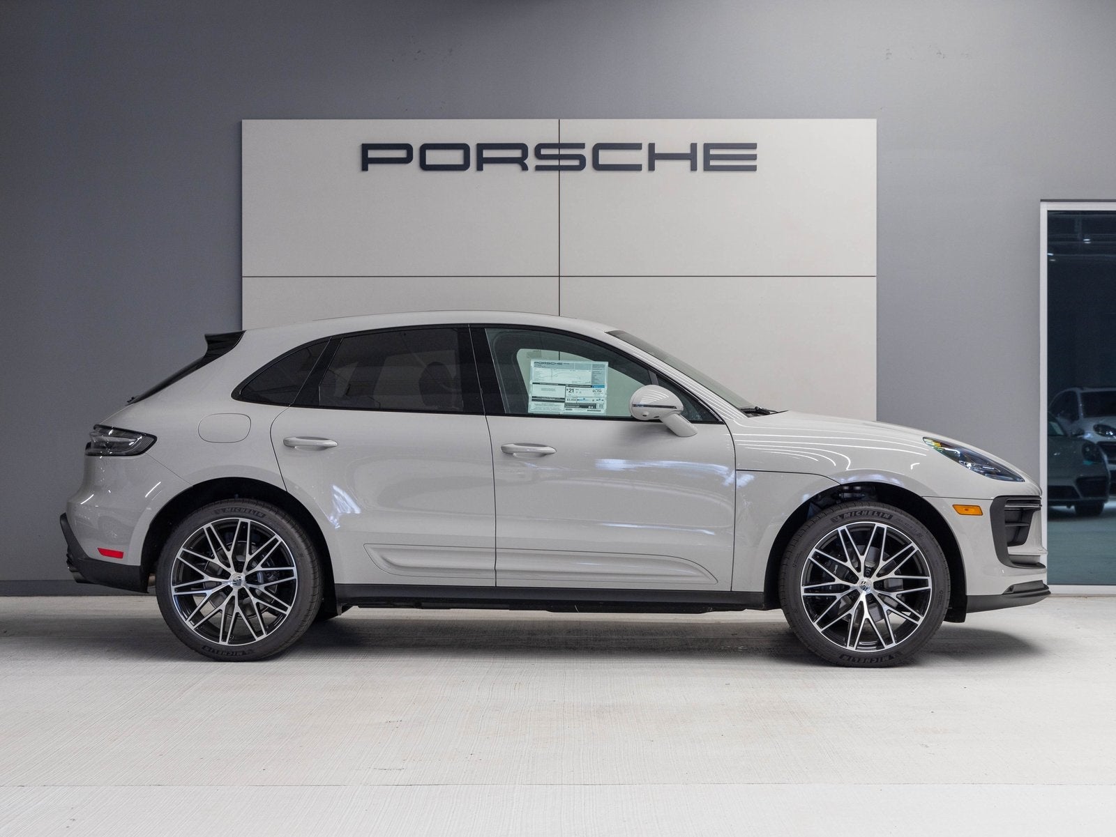 2025 Porsche Macan Macan