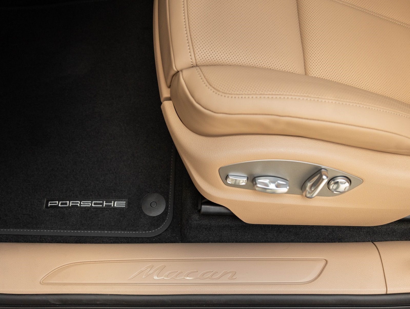 2025 Porsche Macan Macan