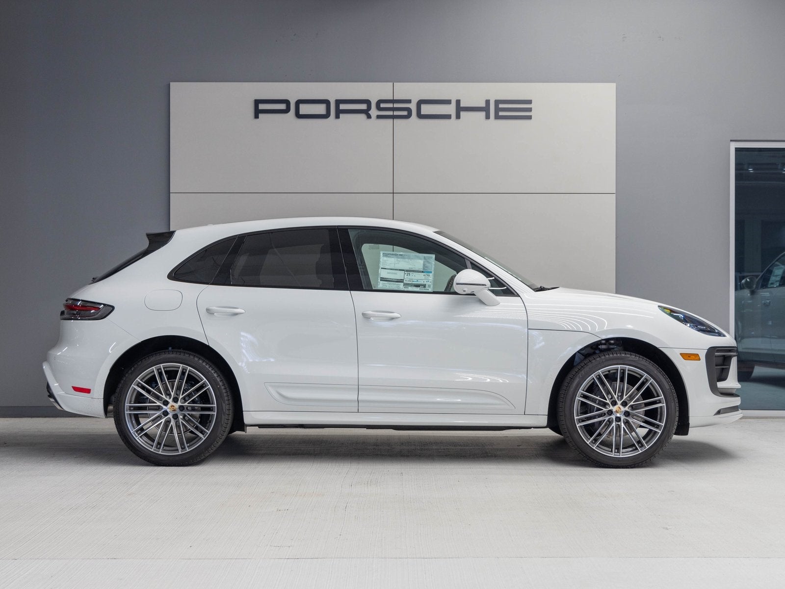 2025 Porsche Macan Macan