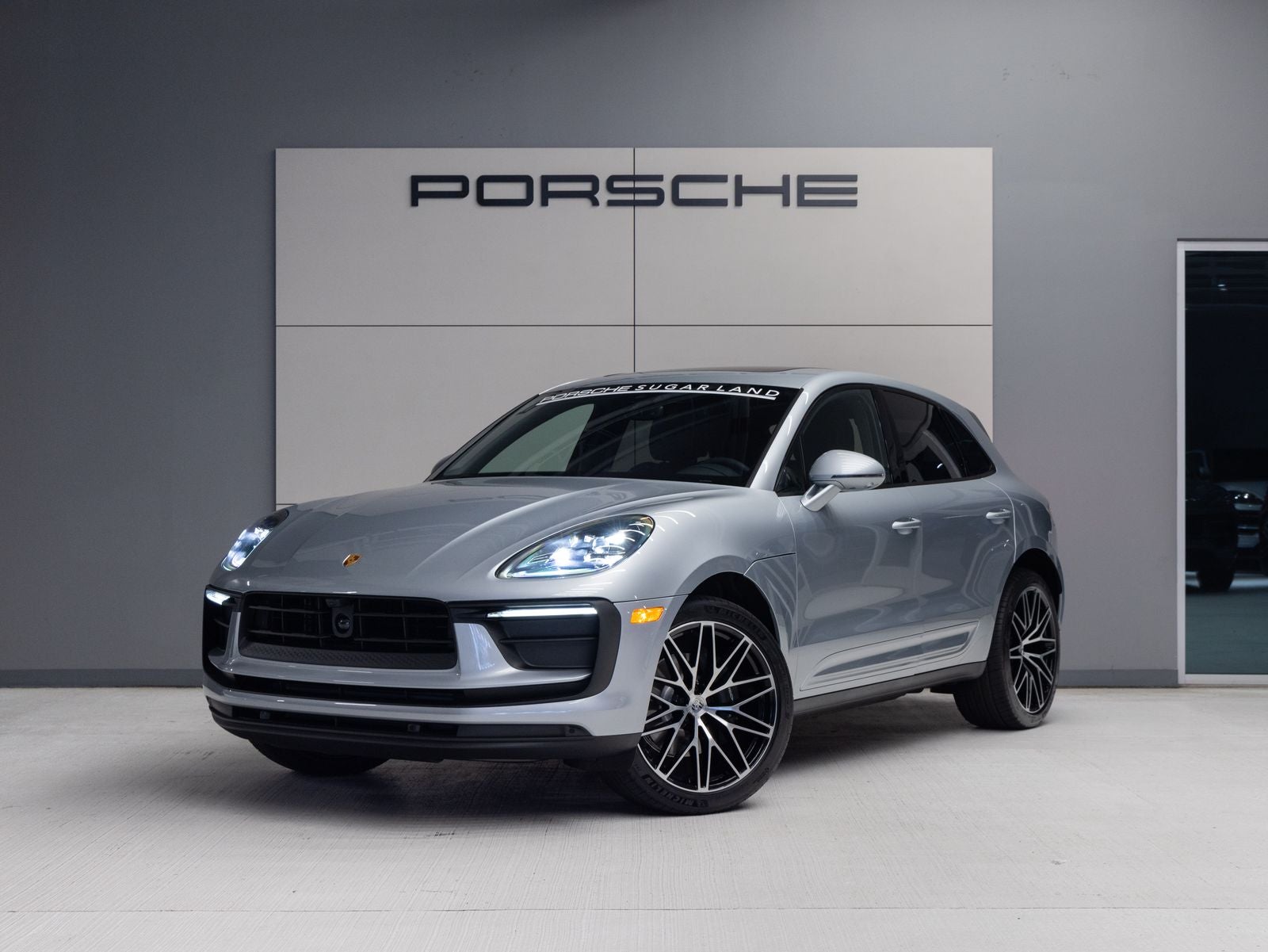 2026 Porsche Macan AWD