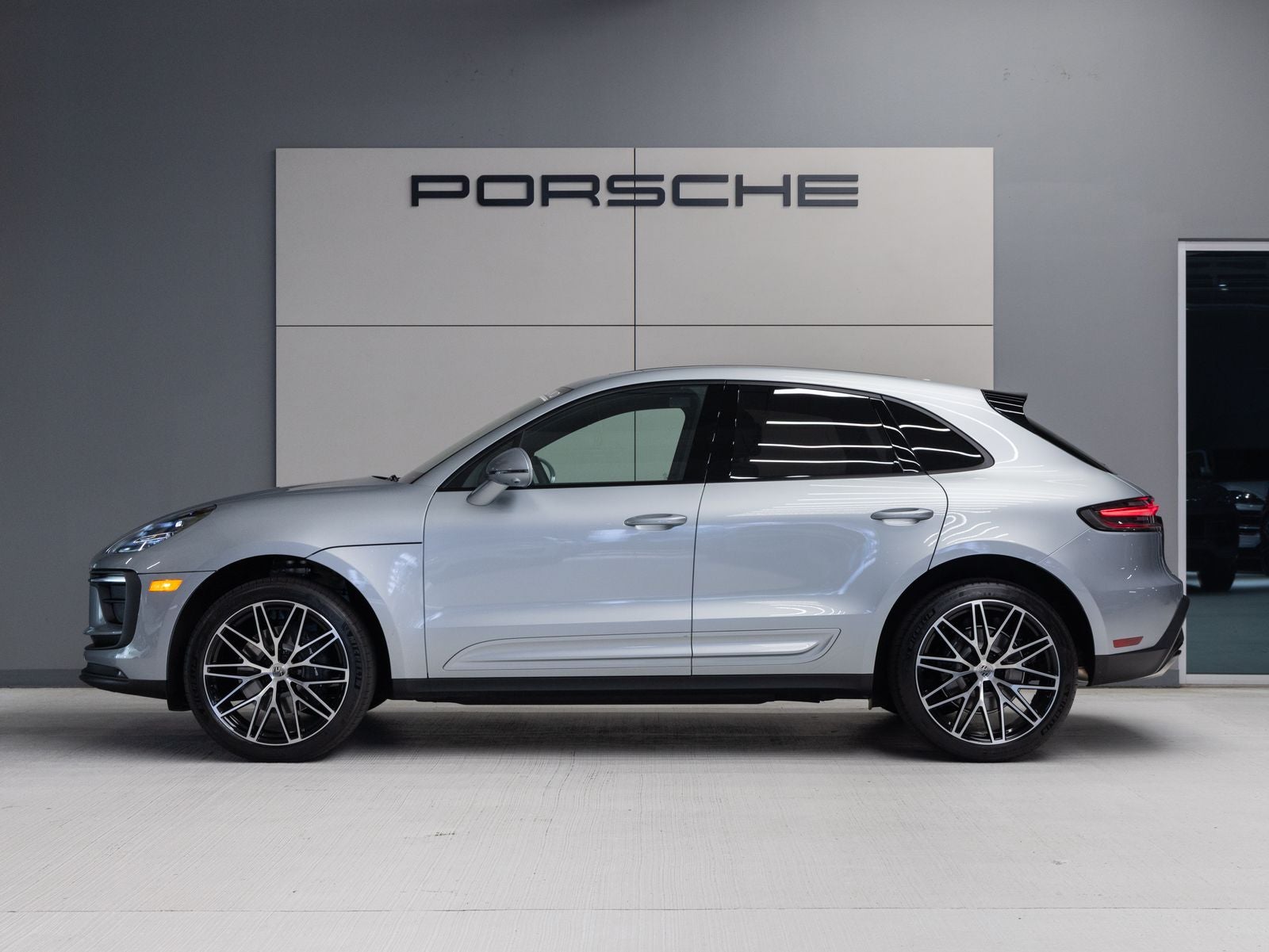 2026 Porsche Macan AWD