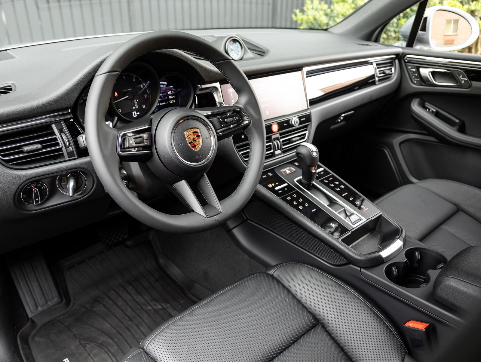 2026 Porsche Macan AWD