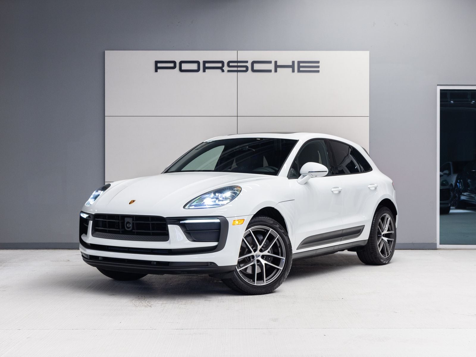 2026 Porsche Macan AWD
