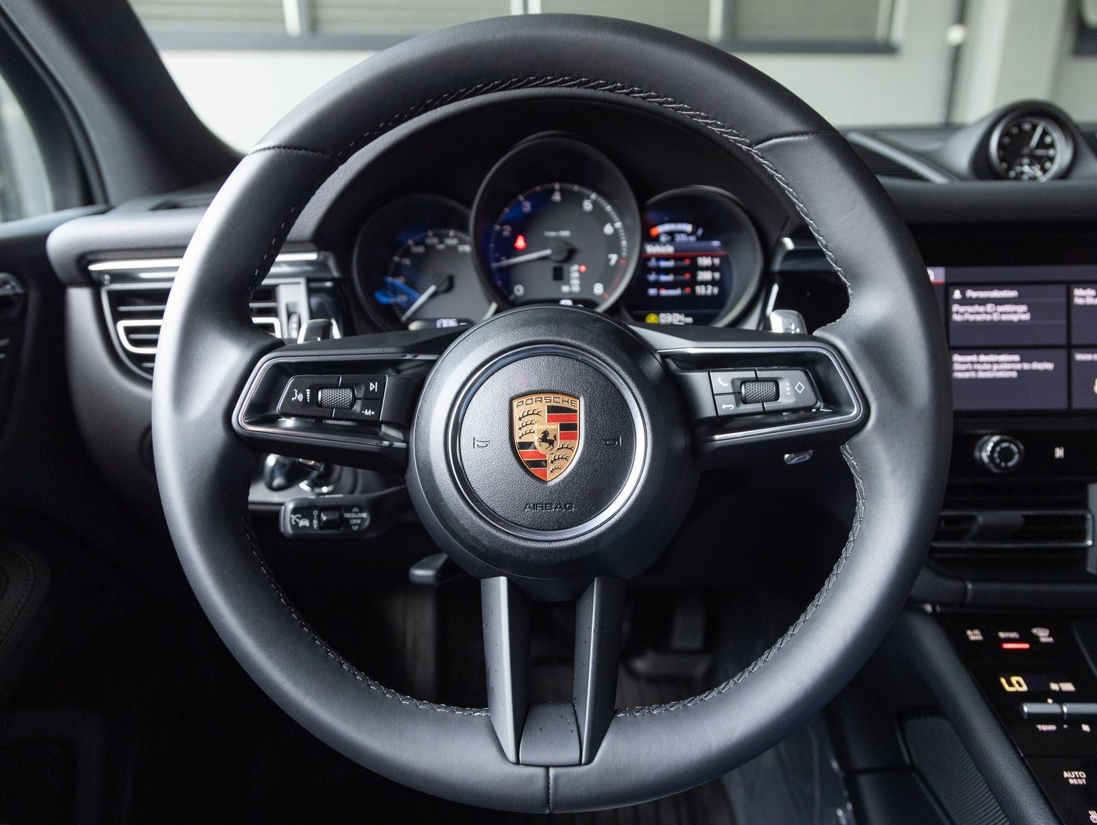 2026 Porsche Macan AWD