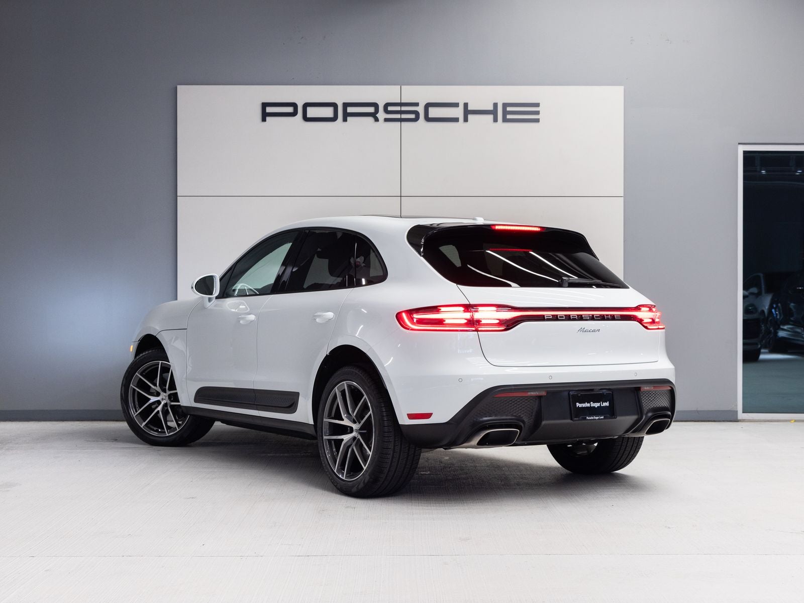 2026 Porsche Macan AWD