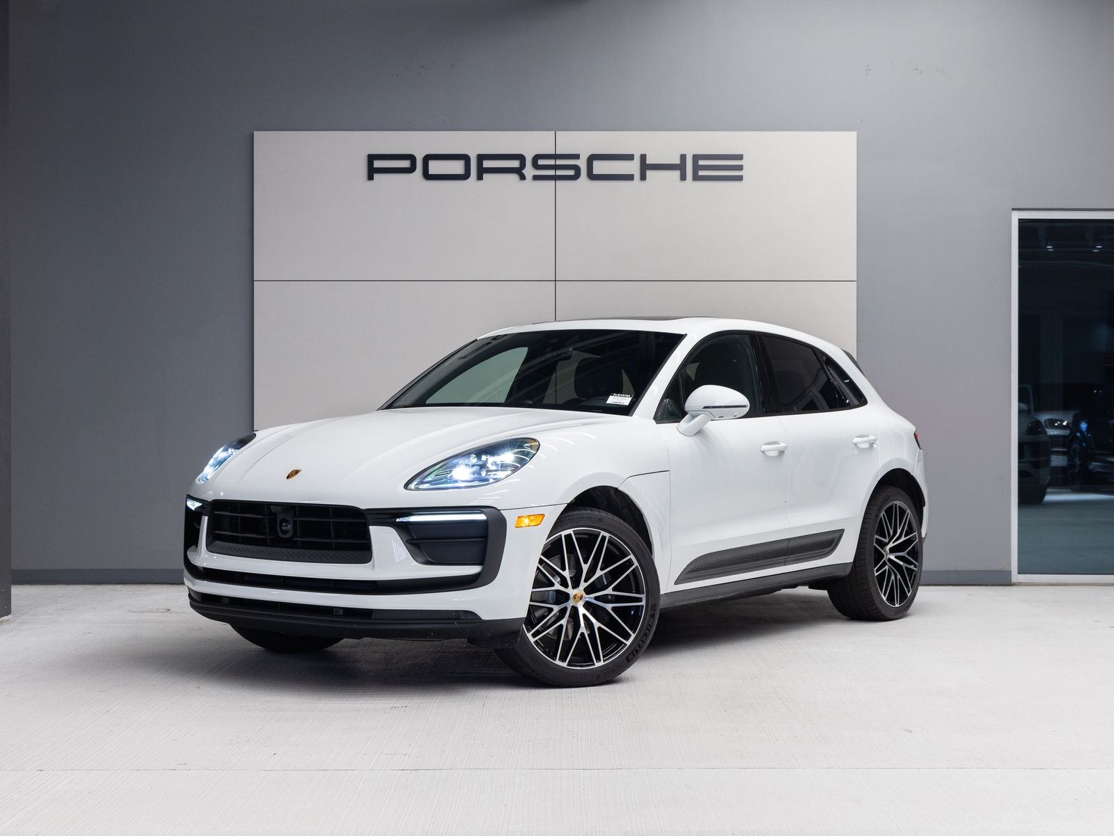 2026 Porsche Macan AWD