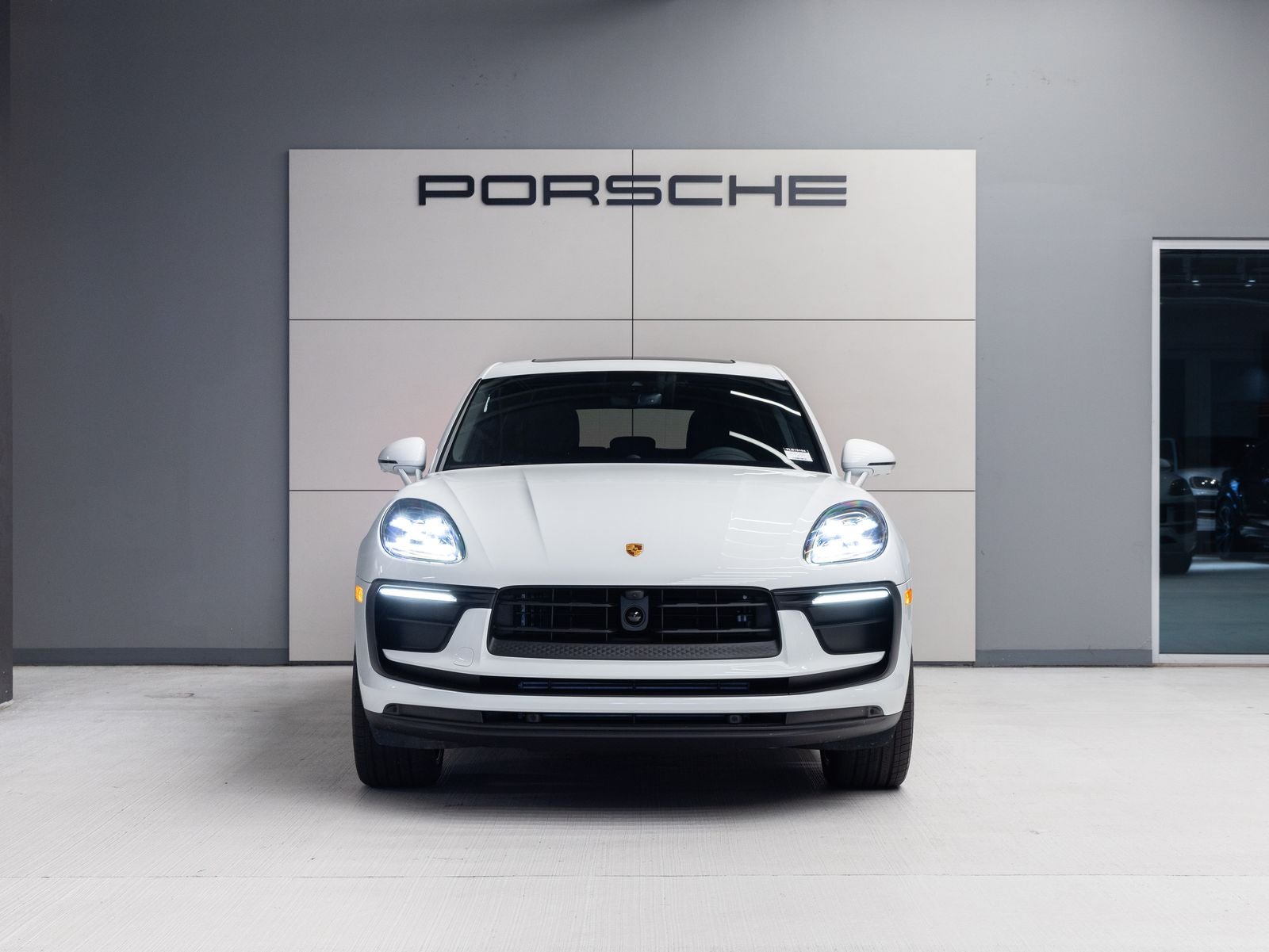 2026 Porsche Macan AWD