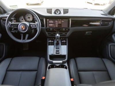 2026 Porsche Macan AWD