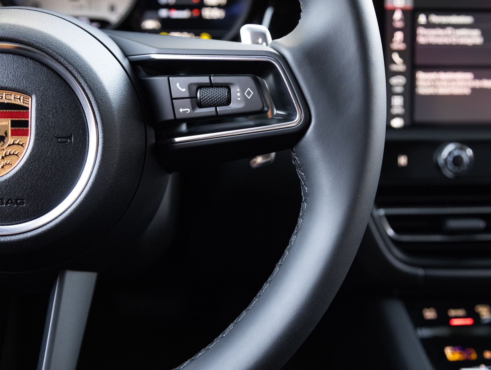 2026 Porsche Macan AWD