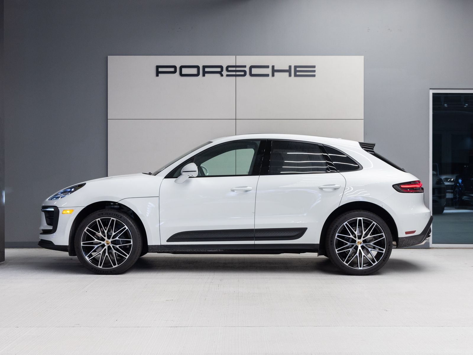 2026 Porsche Macan AWD