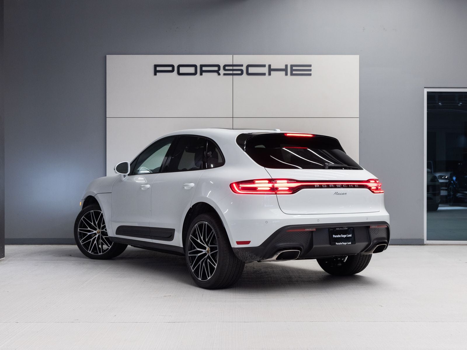 2026 Porsche Macan AWD