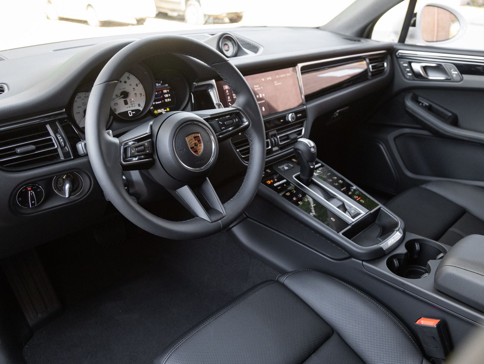 2026 Porsche Macan AWD
