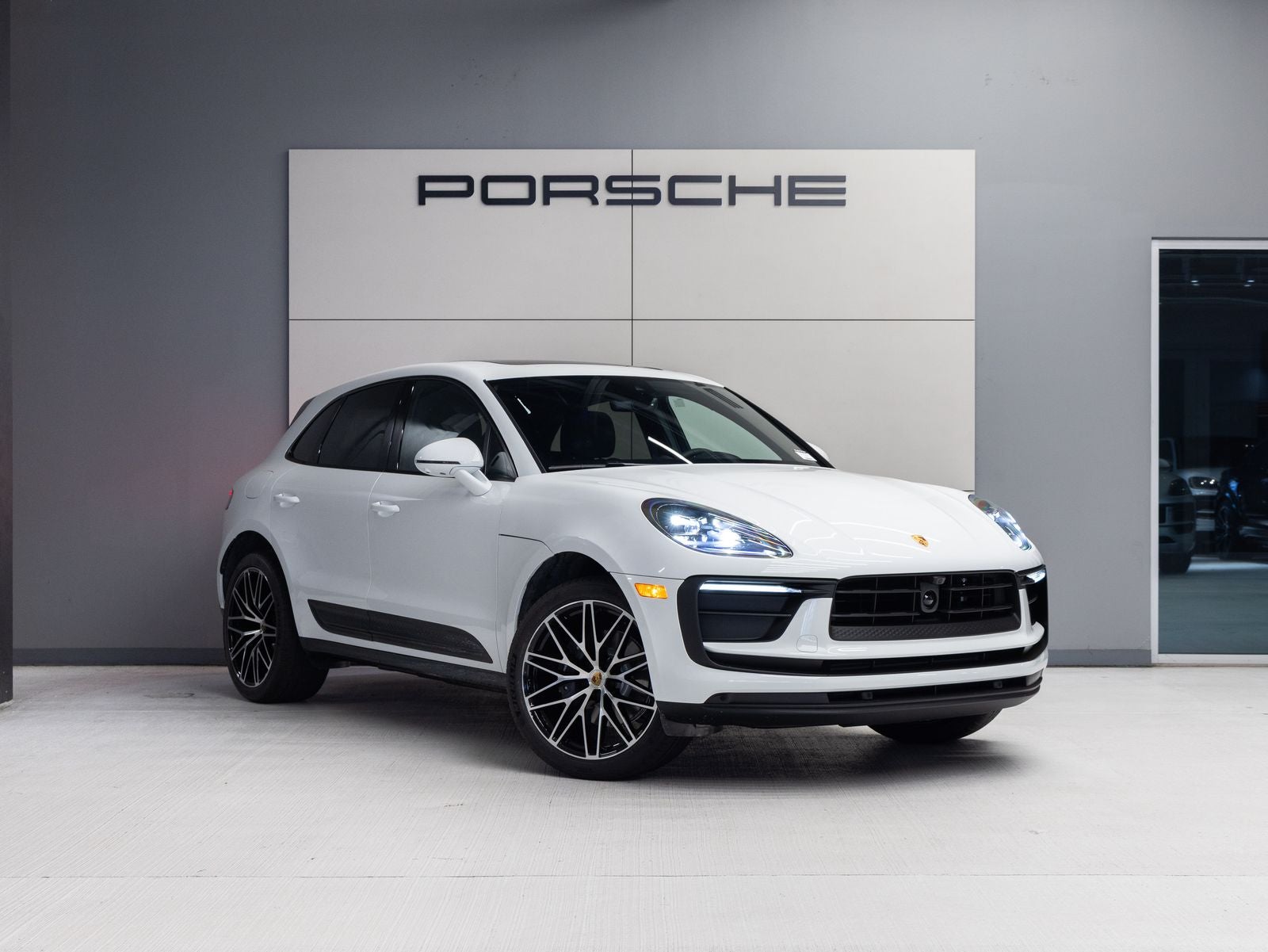 2026 Porsche Macan AWD