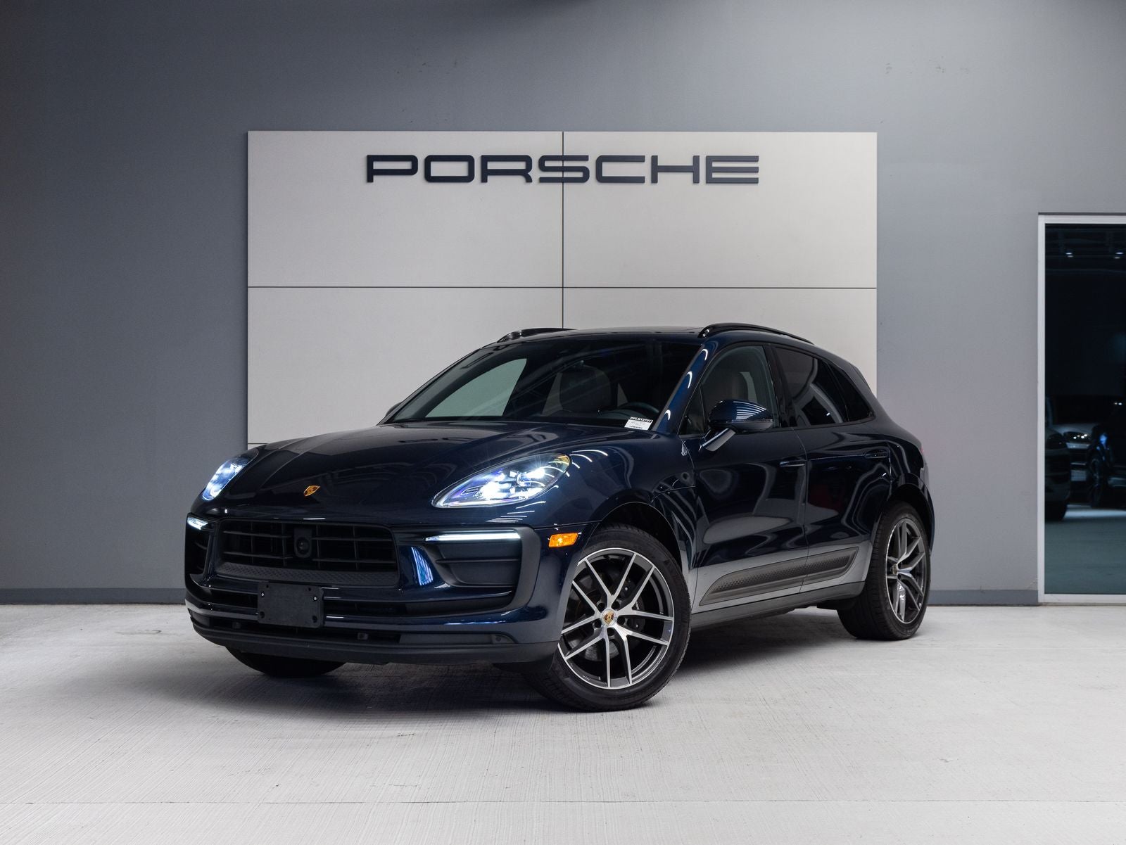 2023 Porsche Macan's photo