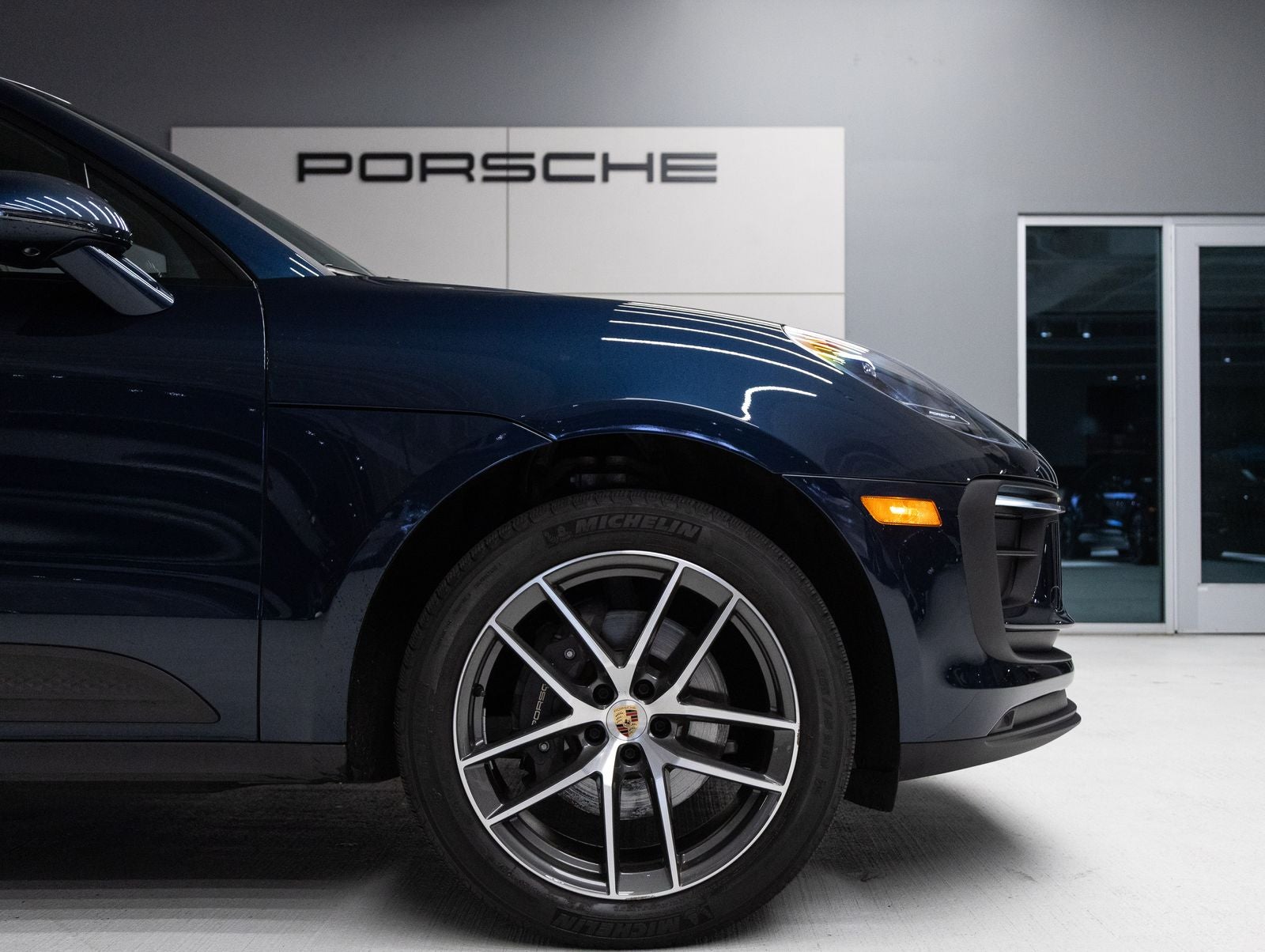 2023 Porsche Macan AWD