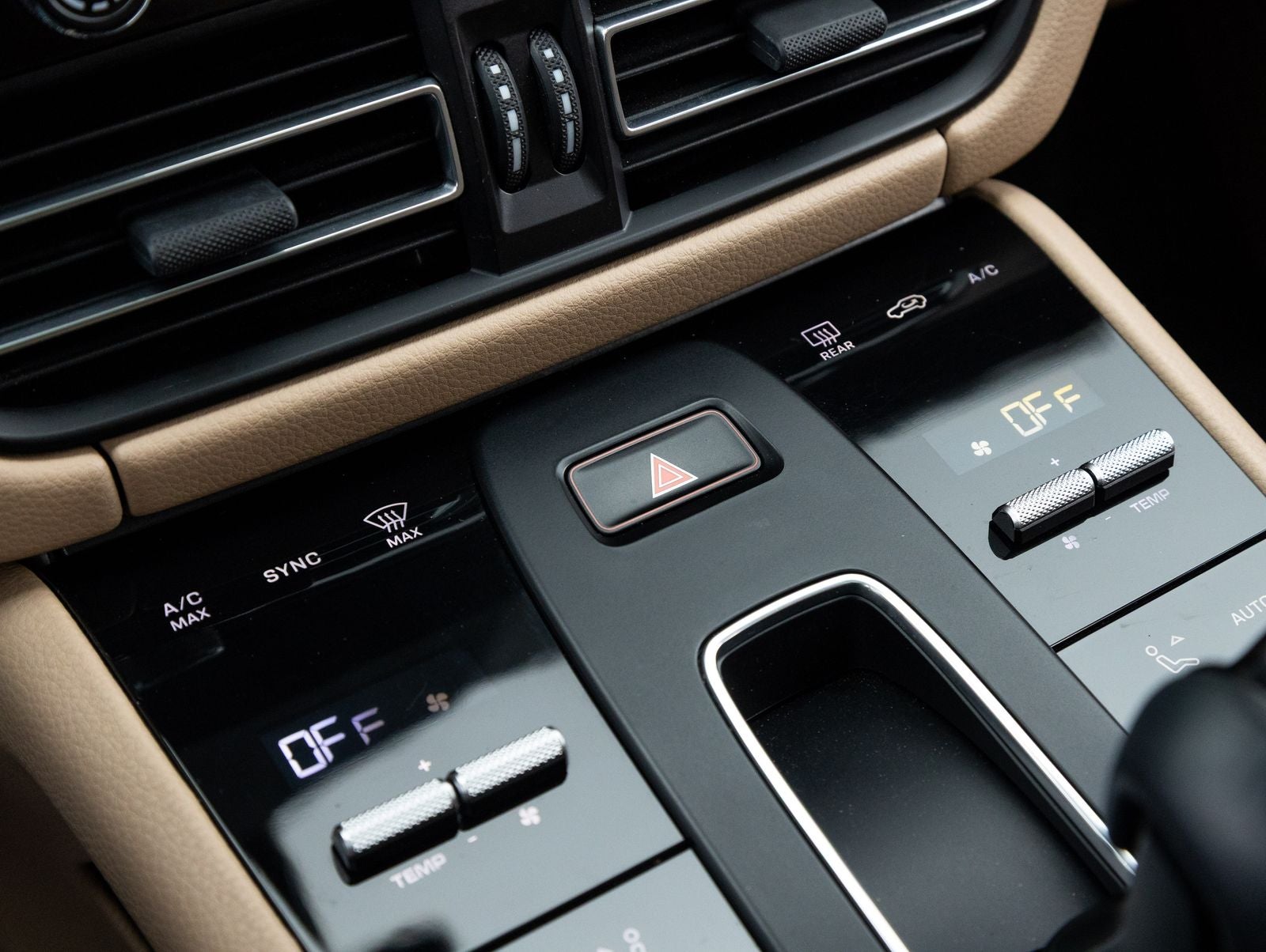 2023 Porsche Macan AWD