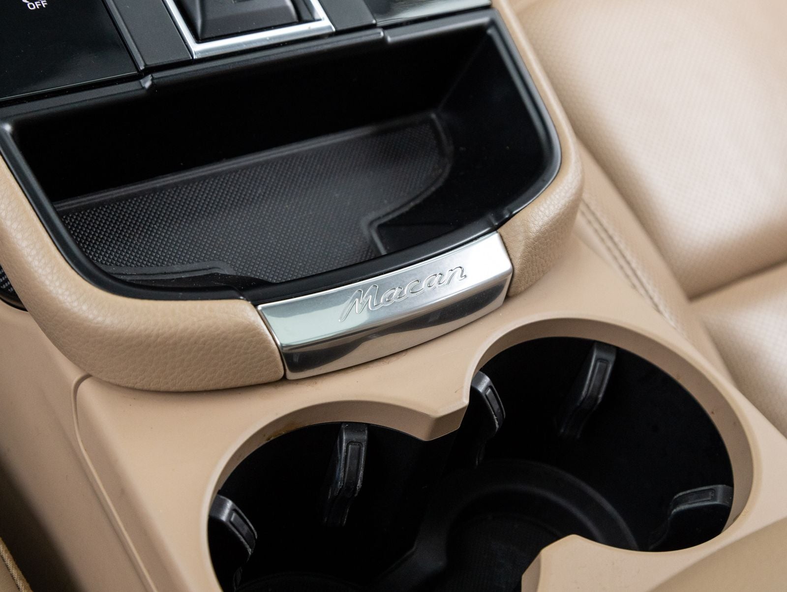 2023 Porsche Macan AWD