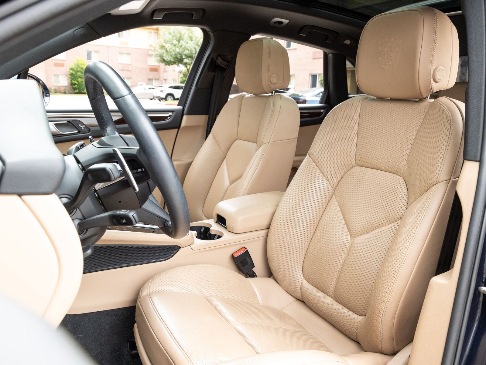2023 Porsche Macan AWD