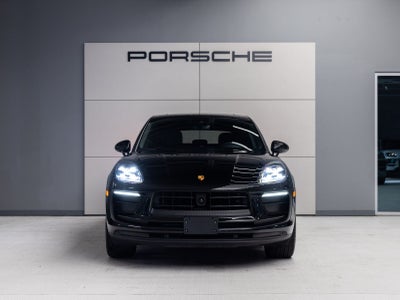 2023 Porsche Macan AWD