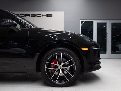2023 Porsche Macan AWD