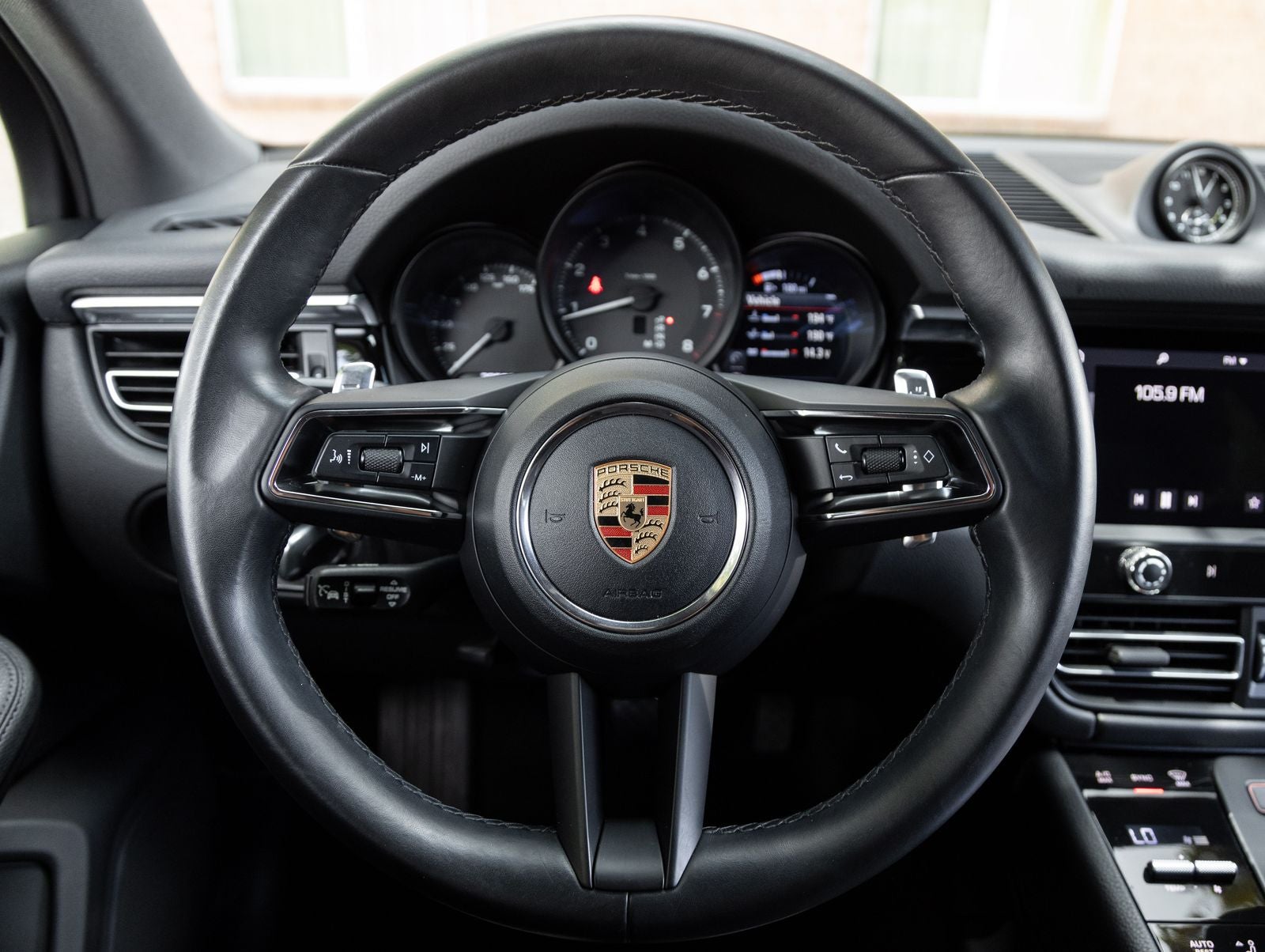 2023 Porsche Macan AWD
