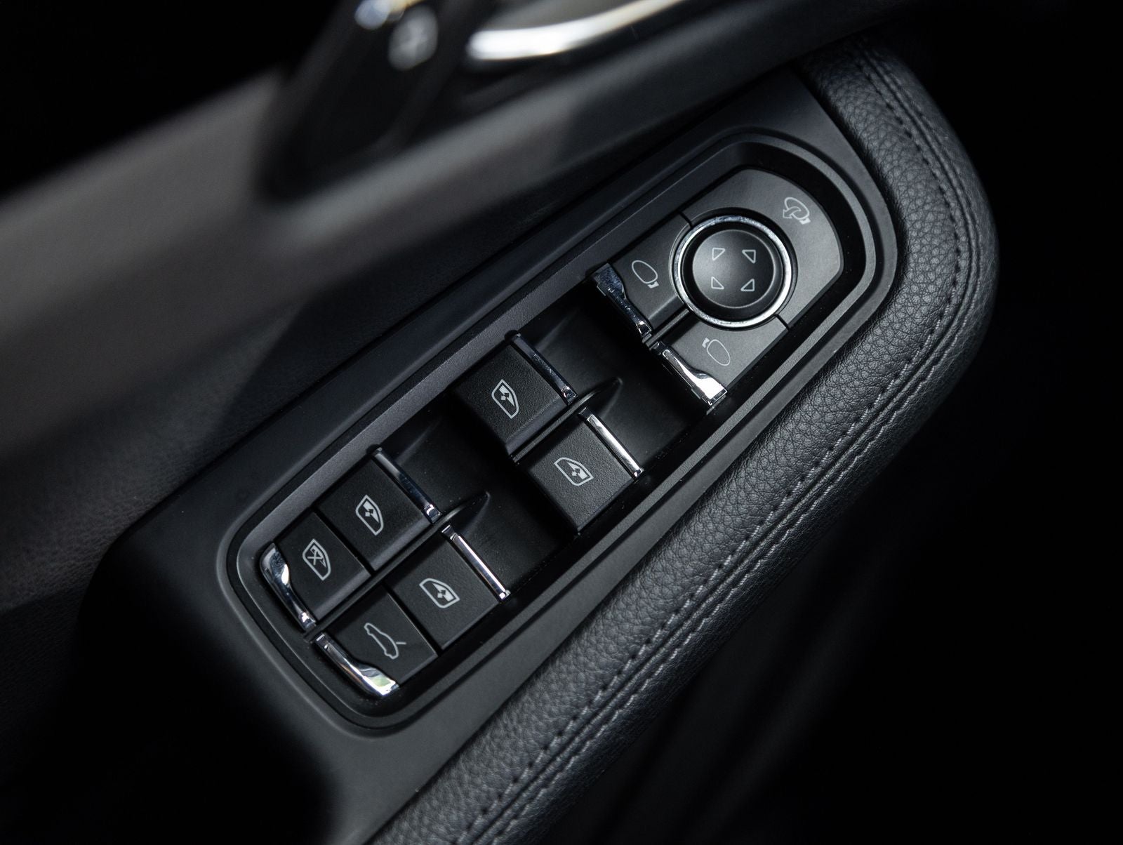 2023 Porsche Macan AWD