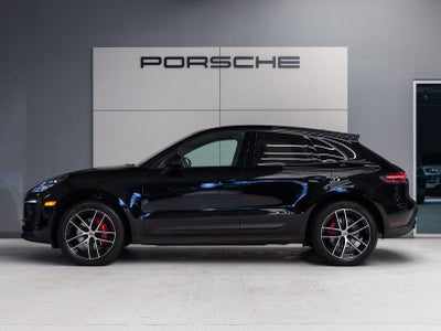 2023 Porsche Macan AWD