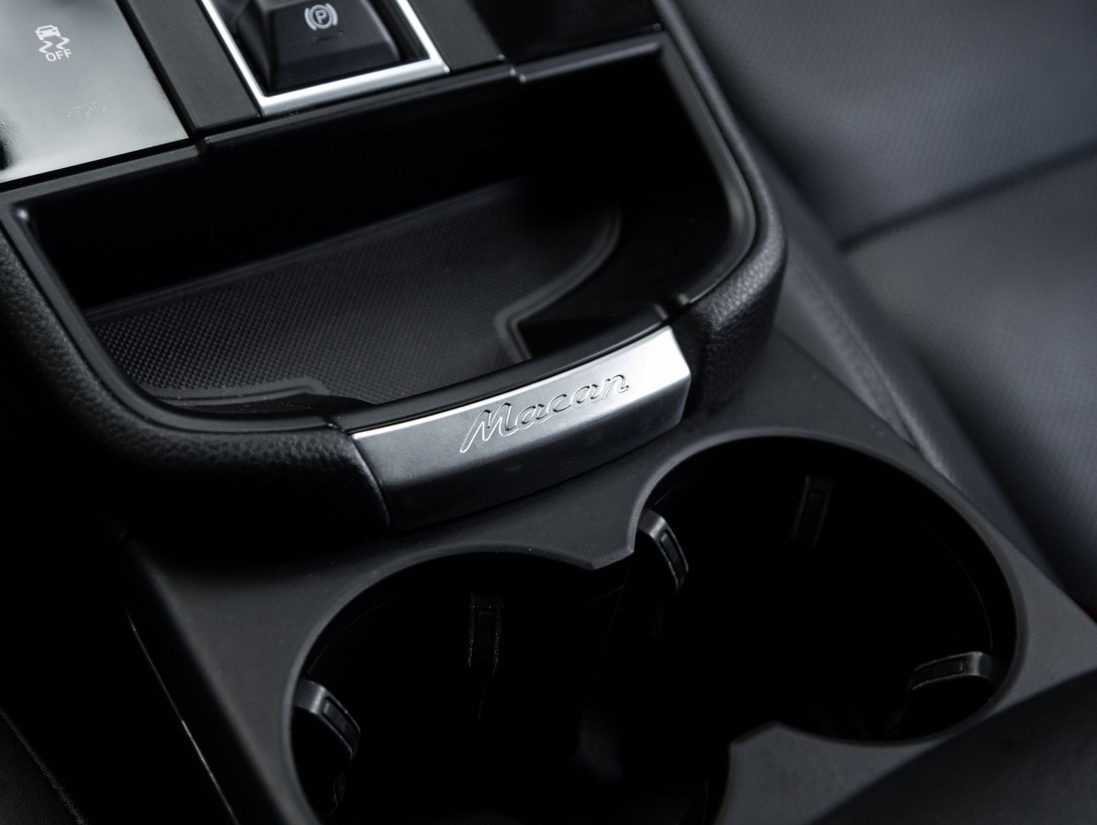 2023 Porsche Macan AWD