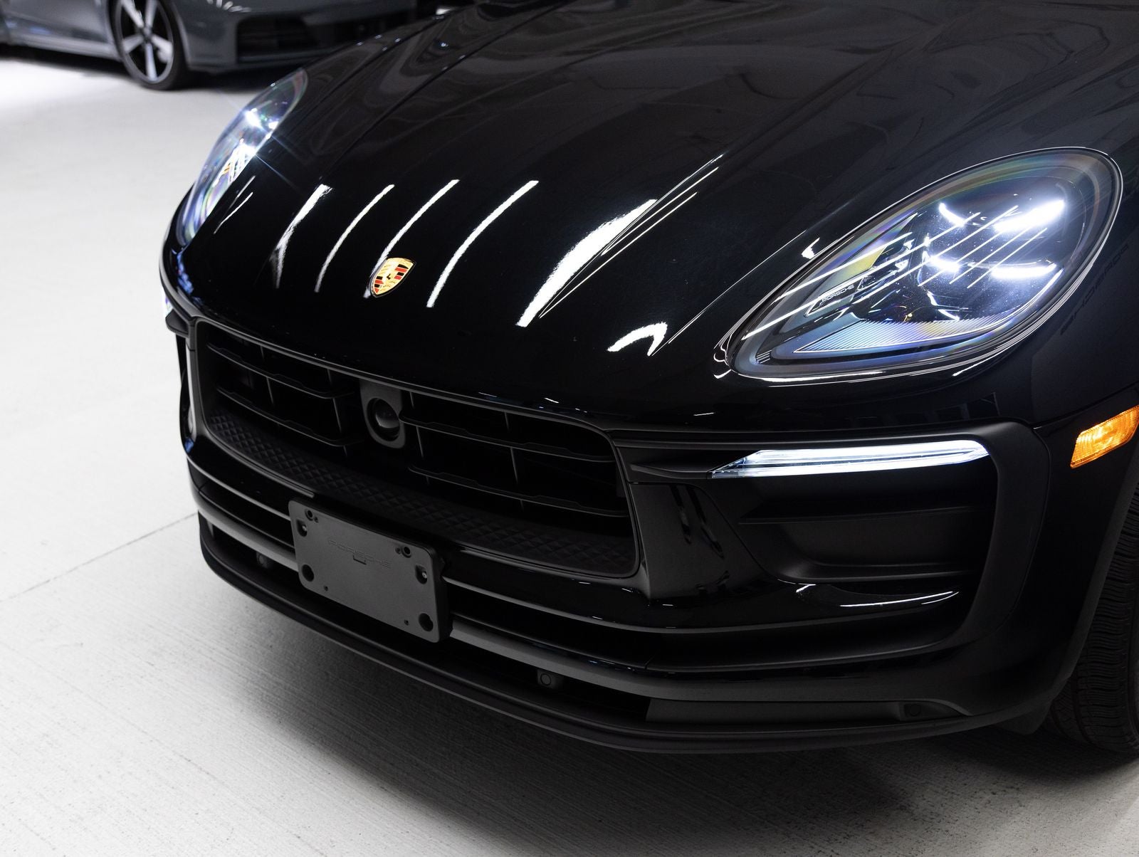 2023 Porsche Macan AWD