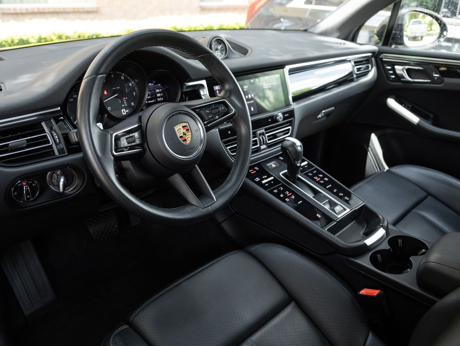 2023 Porsche Macan AWD