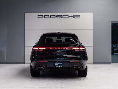 2023 Porsche Macan AWD
