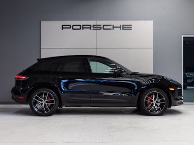 2023 Porsche Macan AWD