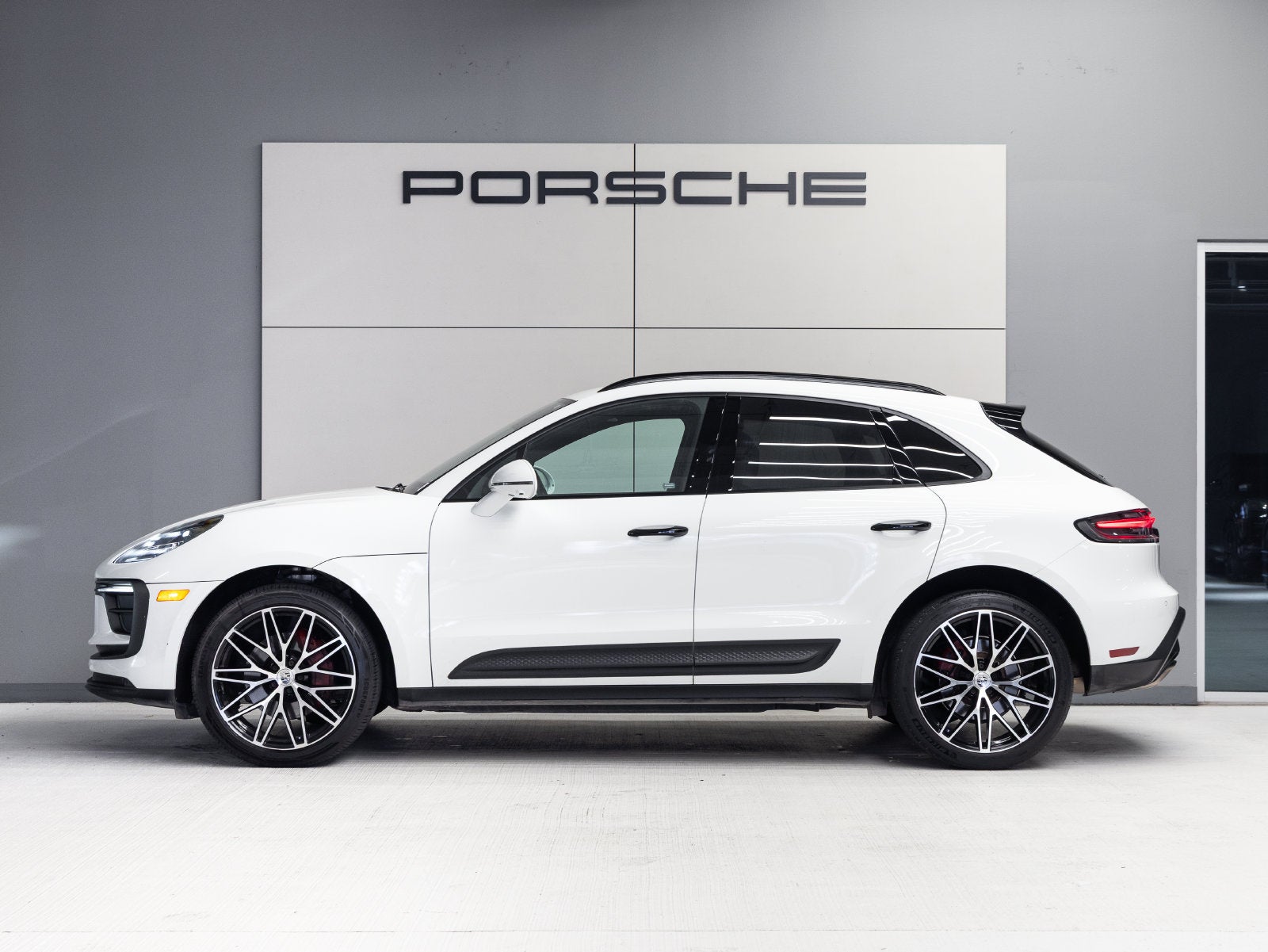 2023 Porsche Macan Macan