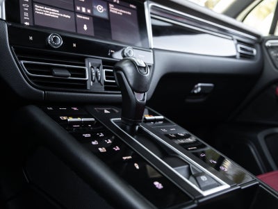 2023 Porsche Macan Macan