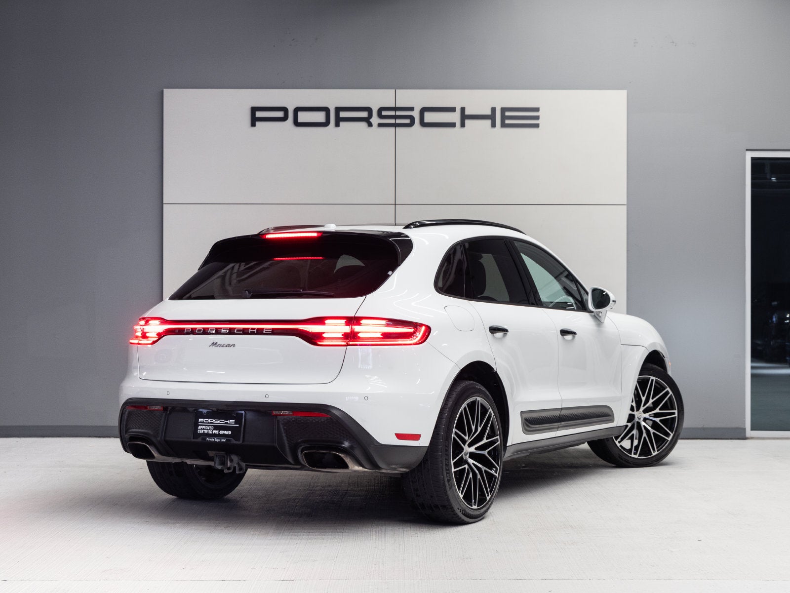 2023 Porsche Macan Macan