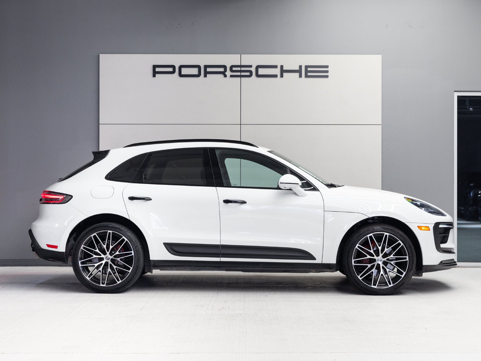 2023 Porsche Macan Macan