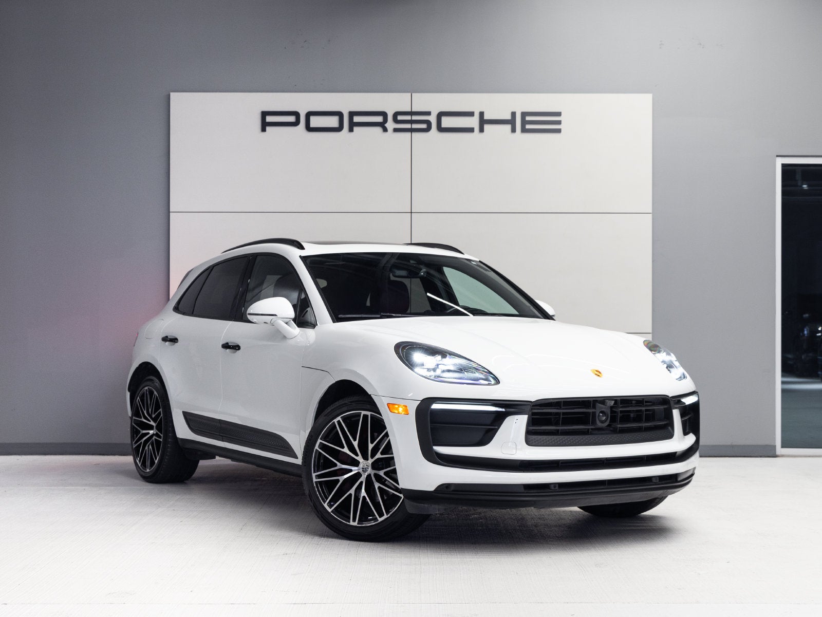 2023 Porsche Macan Macan