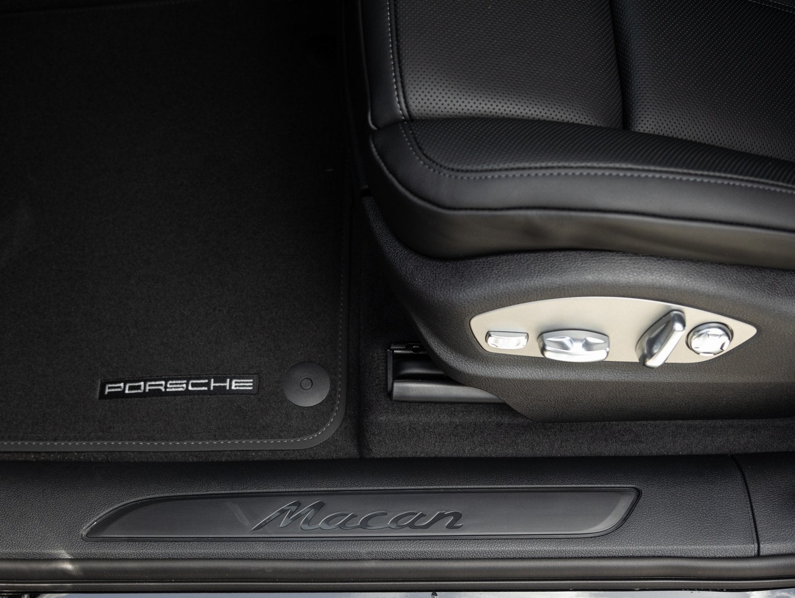 2025 Porsche Macan Macan