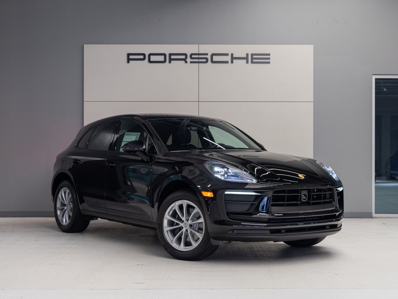 2025 Porsche Macan Macan